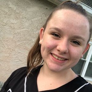 Meet your Posher, Cayla